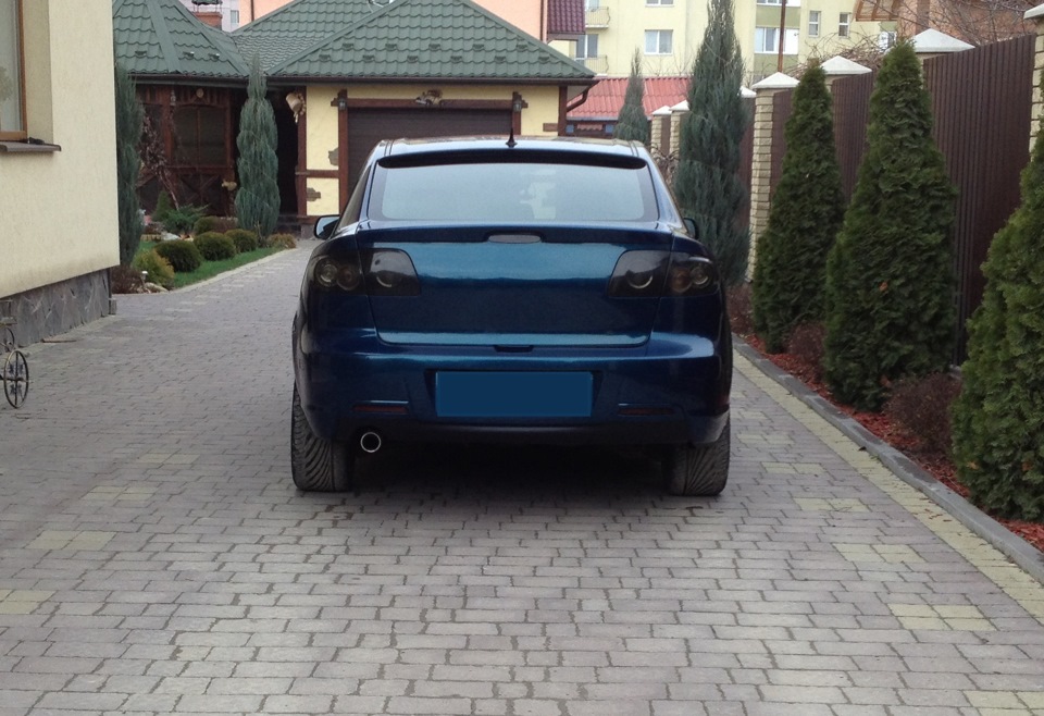 Задняя белая туманка — Mazda 3 (1G) BK, 2 л, 2007 года | стайлинг | DRIVE2