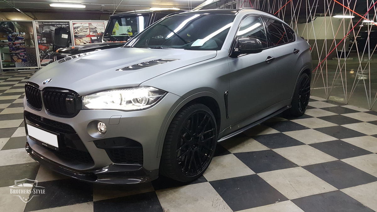 Серый х. BMW x6m f86 матовая. BMW x6 Grey f16. BMW x6m черный матовый. BMW x6 m матовая серая.