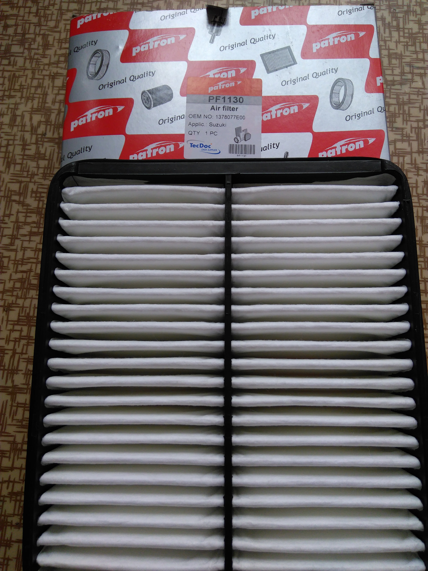 Фильтр воздушный сузуки гранд витара 2. Воздушный фильтр сузуки гранд витара. Фильтр сузуки витара 1. 6. Сузуки витара воздушный фильтр.