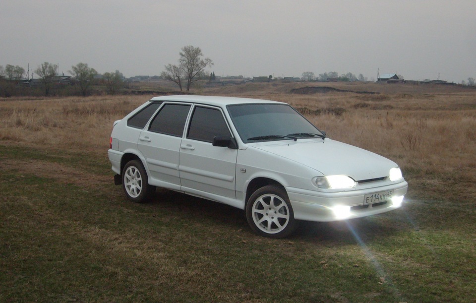 Lada 2114 белая