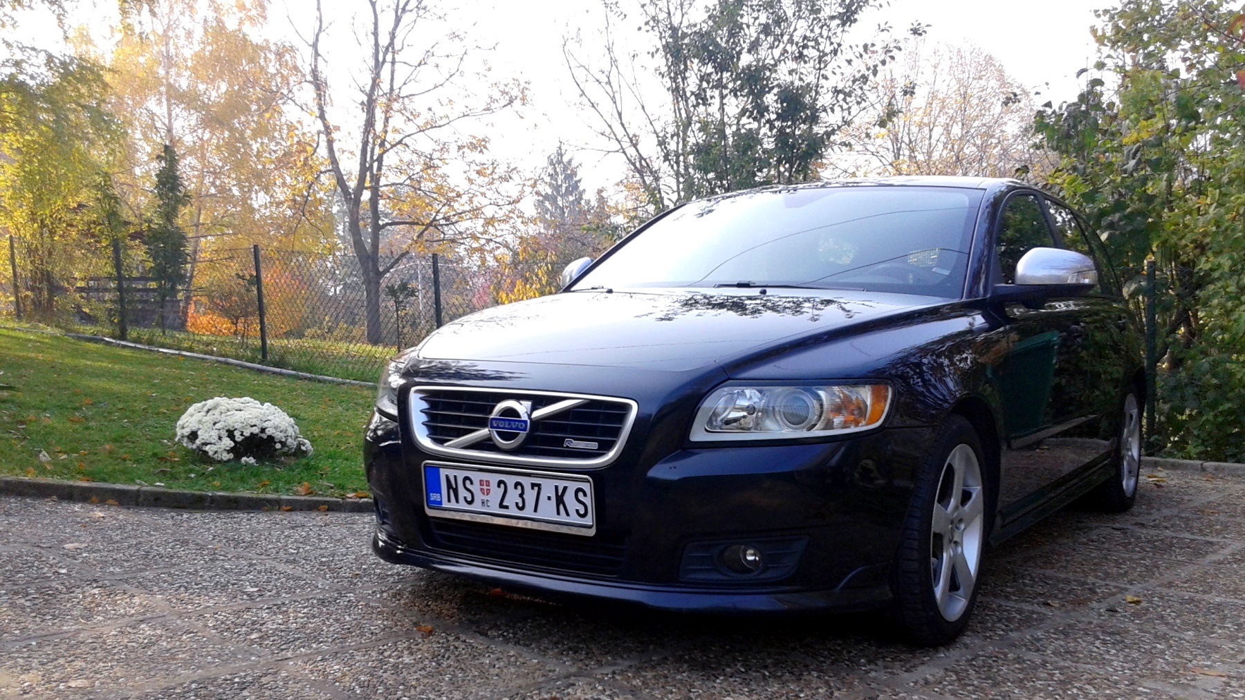 Volvo V50 1.6 дизельный 2010 | R-Design на DRIVE2