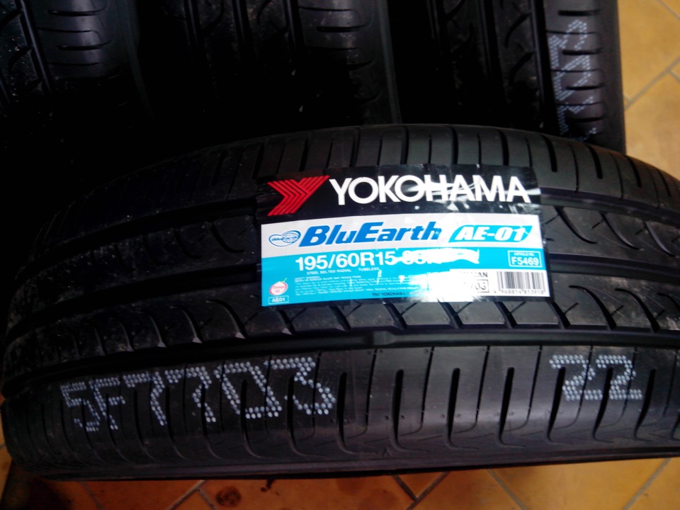 Yokohama blue earth. Yokohama BLUEARTH ae01. Yokohama 195/60 r15 a Drive. Yokohama BLUEARTH AE-01 фото. Ecobubble 195 60 15.