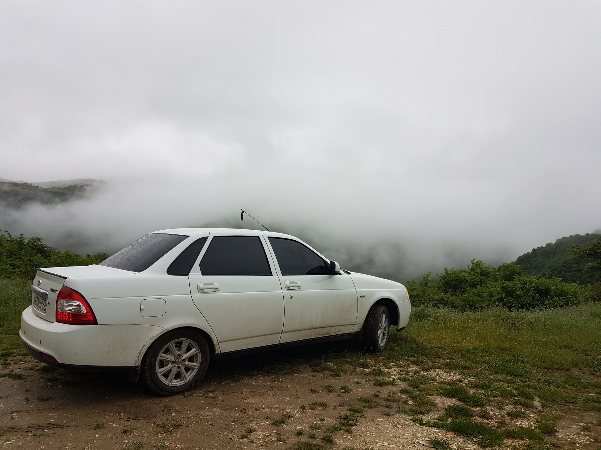 Авто дагестан. Лада Приора Dagestan Priora. Приора 2 Дагестан. Белая Приора на Кавказе. Приора хэтчбек белая в Дагестане.