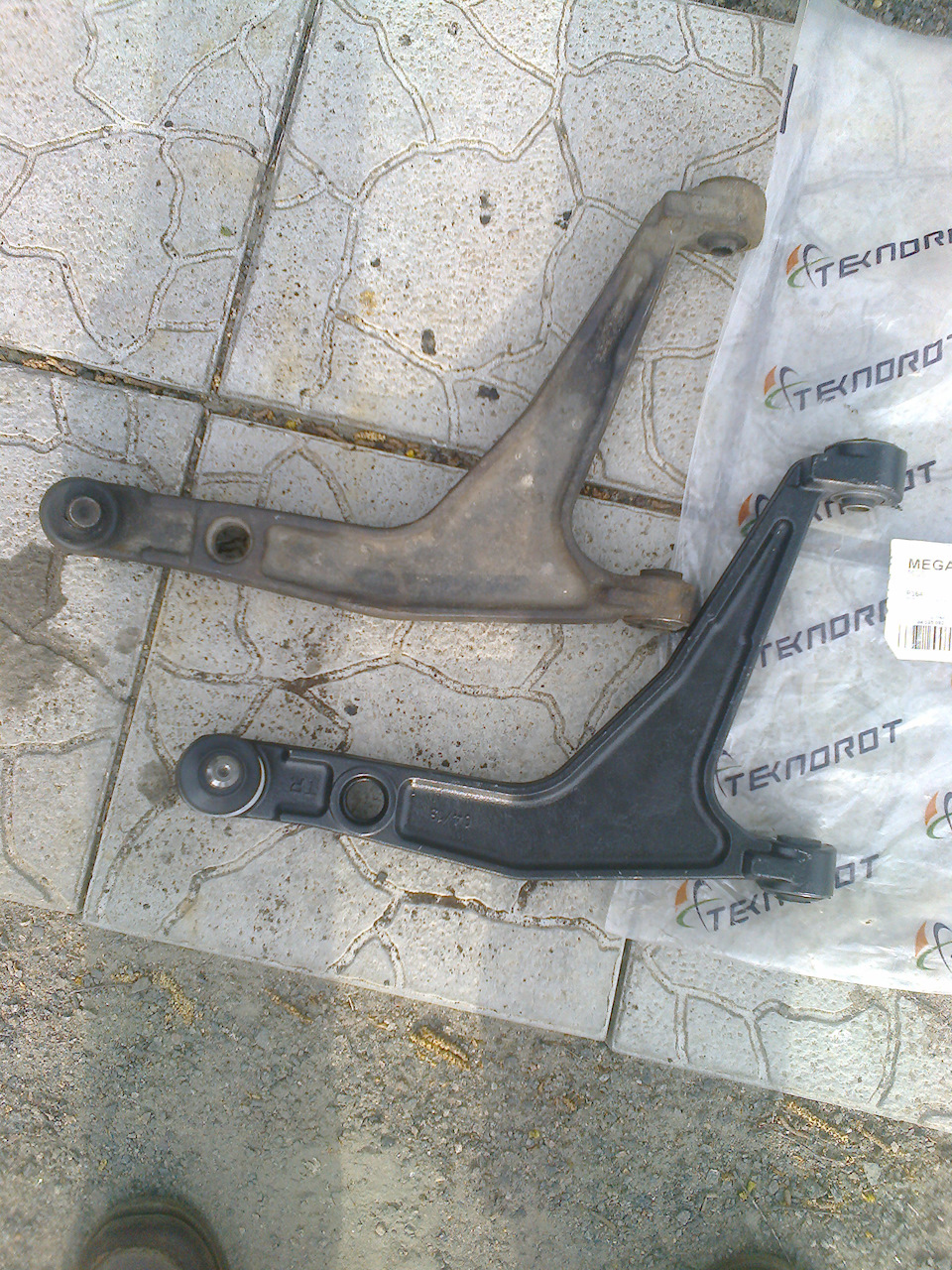 Правый треугольный рычаг TEKNOROT P364 — осмотр и установка. — Peugeot ...