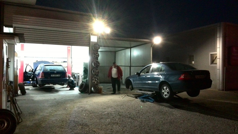 Течь тормозной жидкости — Mercedes-Benz C-class Estate (S203), 2,2 л ...