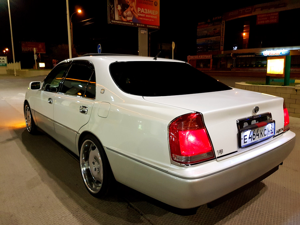 Toyota crown majesta фото