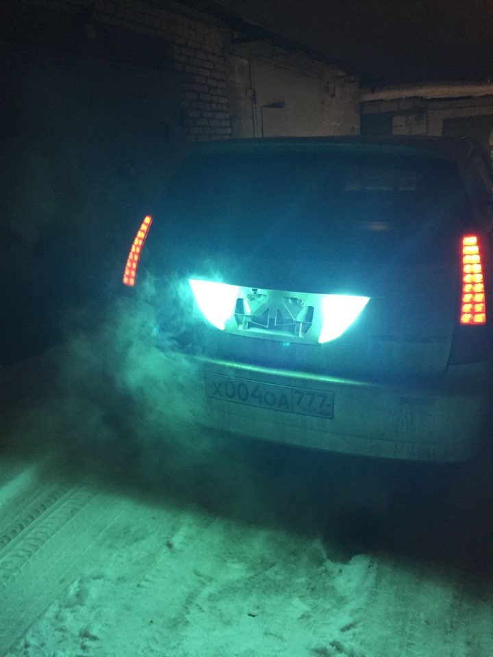 Ксенон в фары заднего хода — Toyota Mark II Blit, 2,5 л, 2002 года ...