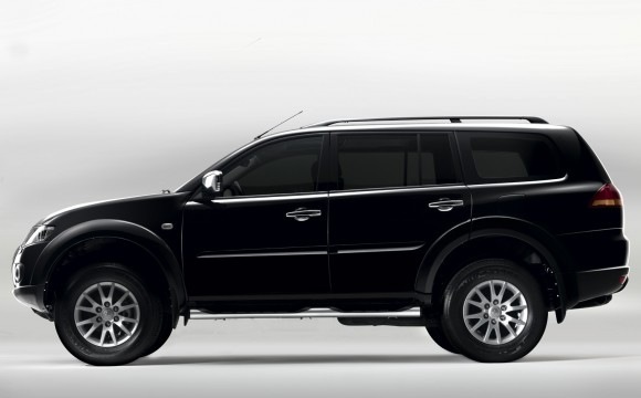 chto za mashina pajero sport i kak ee