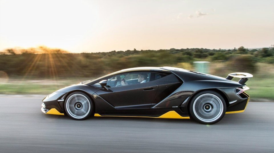 Спорткар Lamborghini Centenario