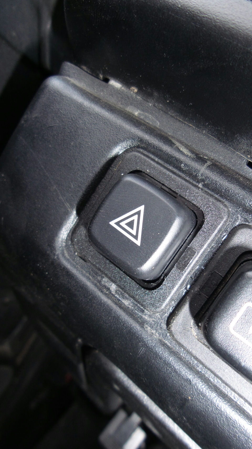 Открытие багажника с кнопки иж 2126. Кнопки иж ода. Кнопки иж ода. Иж ода 2000 магнитола. Кнопки иж ода.