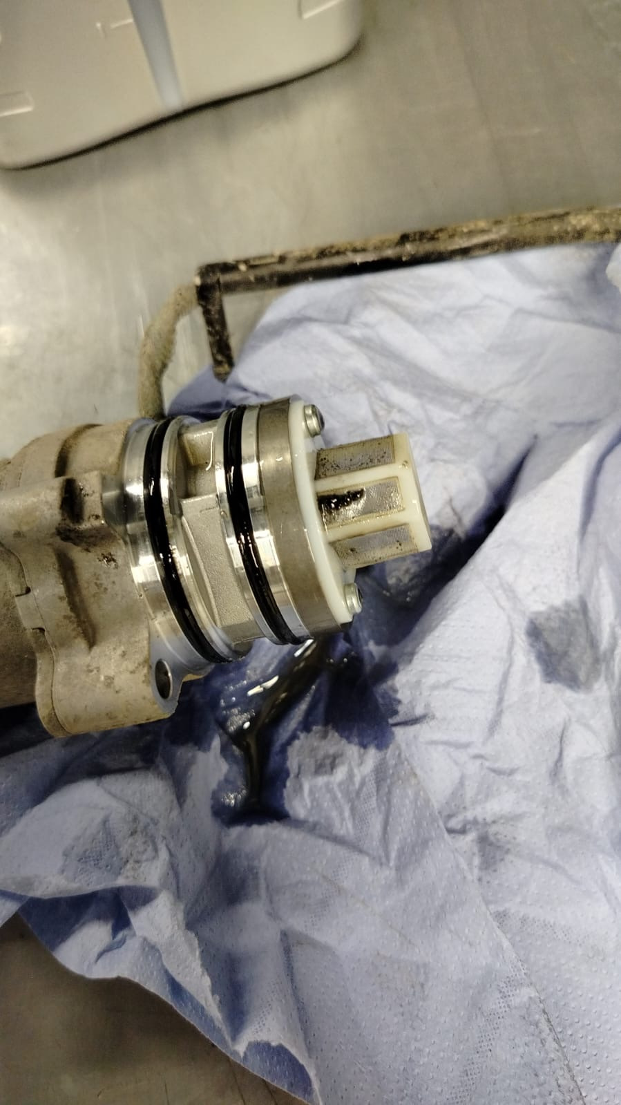 Замена масла в редукторах и в муфте халдекс — Skoda Octavia A7 Mk3, 1,8 ...