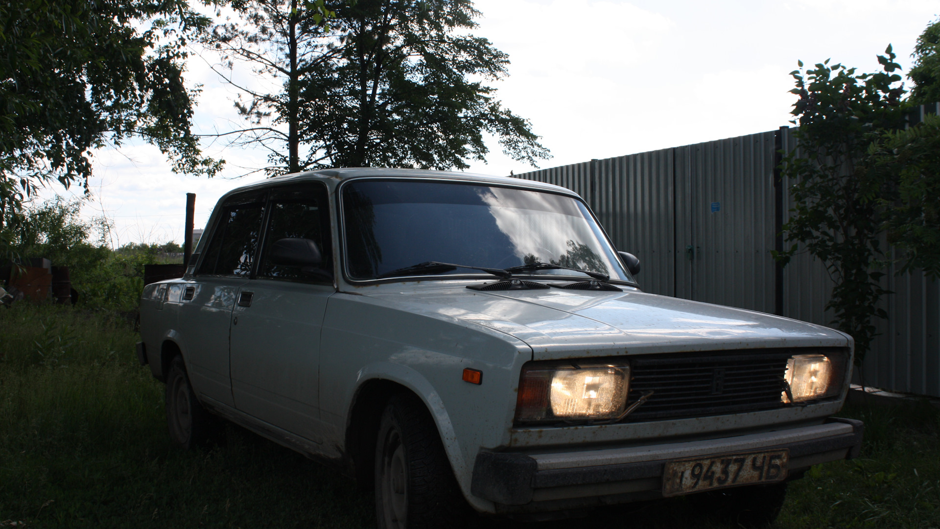 Lada 2105 1.5 бензиновый 1990 | Светло-серый на DRIVE2