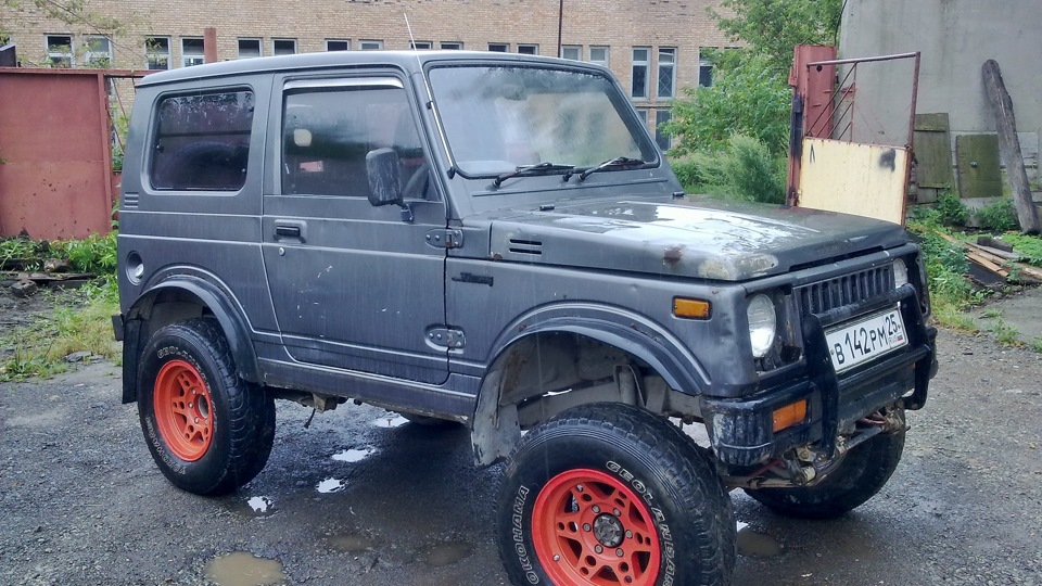 Suzuki Samurai трофи