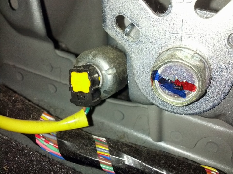 Стирка и подтяжка ремня безопасности — Mitsubishi Lancer Sportback, 1,8 ...