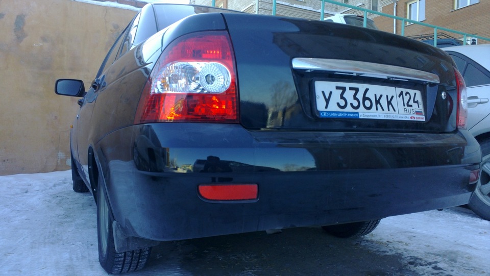 убраны шильдики с багажника — Lada Приора седан, 1,6 л, 2012 года ...