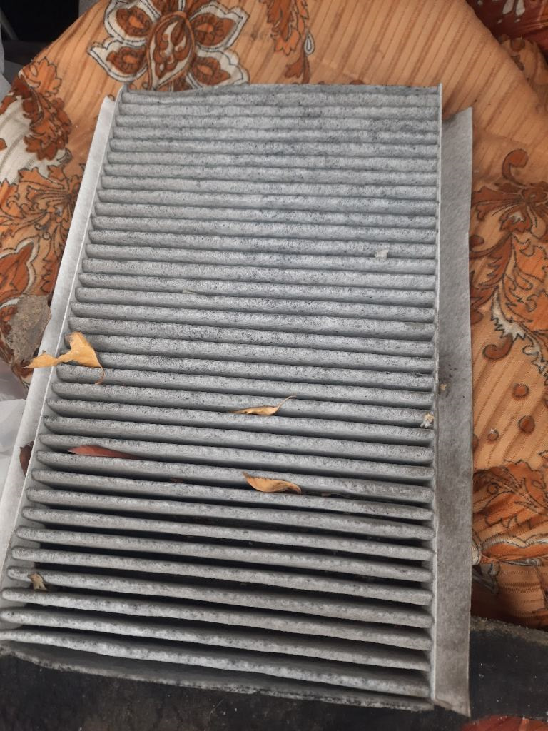 08.11.2020 замена салонного фильтра — Peugeot 408, 1,6 л, 2013 года ...