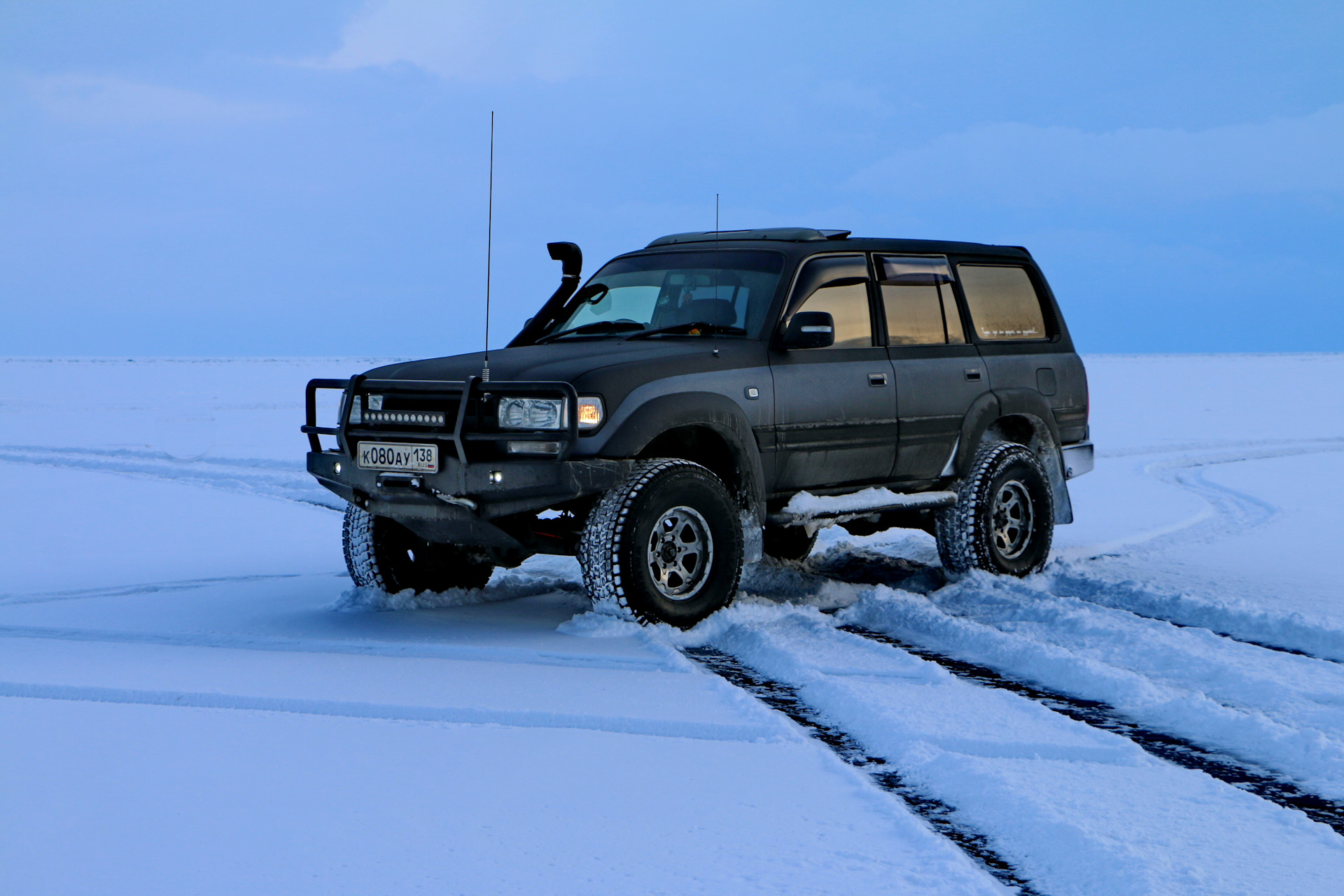 Внедорожник 43 киров. Toyota Land Cruiser 80 vs Nissan Patrol 4wd. Внедорожник 43.