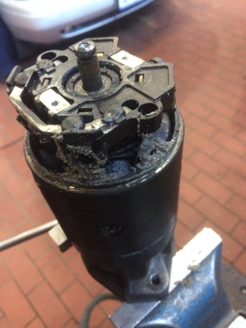 Профилактика стартера .чистка от песка и смазка . — Mercedes-Benz G ...