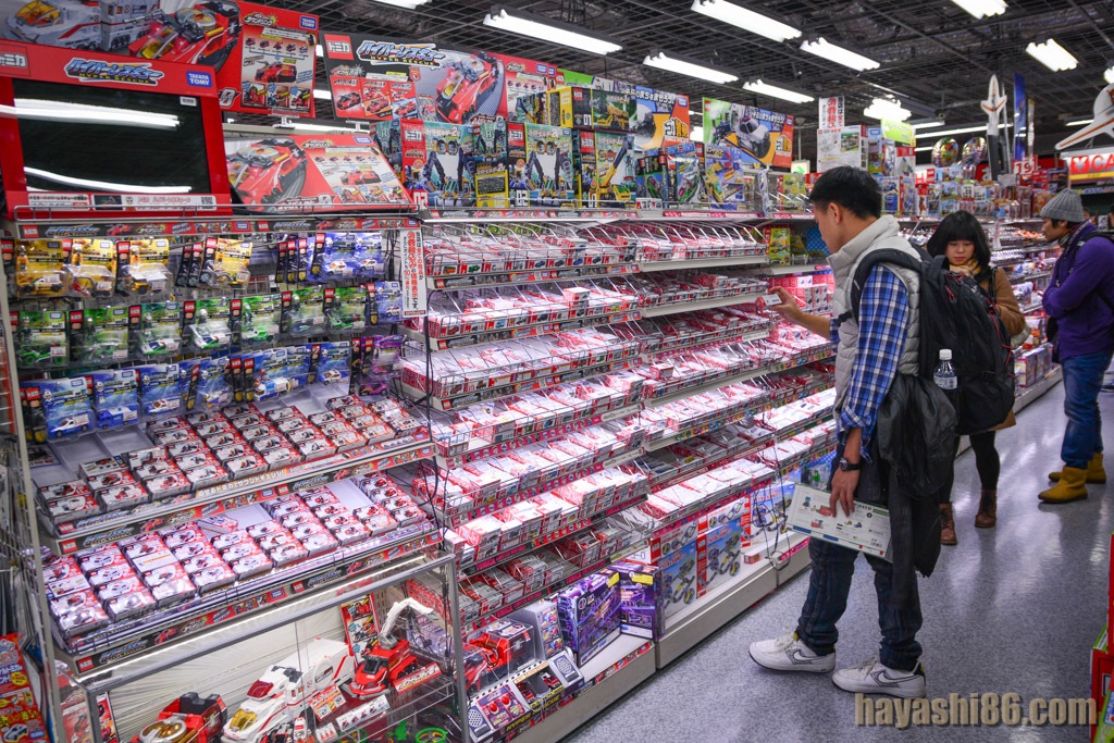 Tokyo buy. Япония Акихабара магазины. Японский магазин в Токио. Японский магазин игрушек. Японский магазин игрушечный.