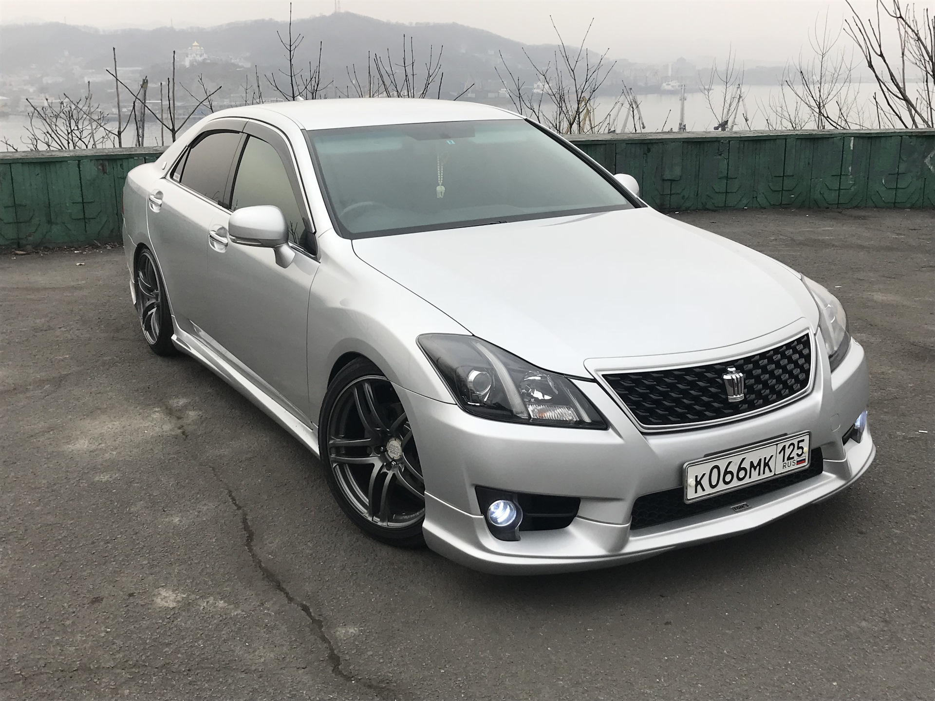 Toyota Crown Hybrid 2007