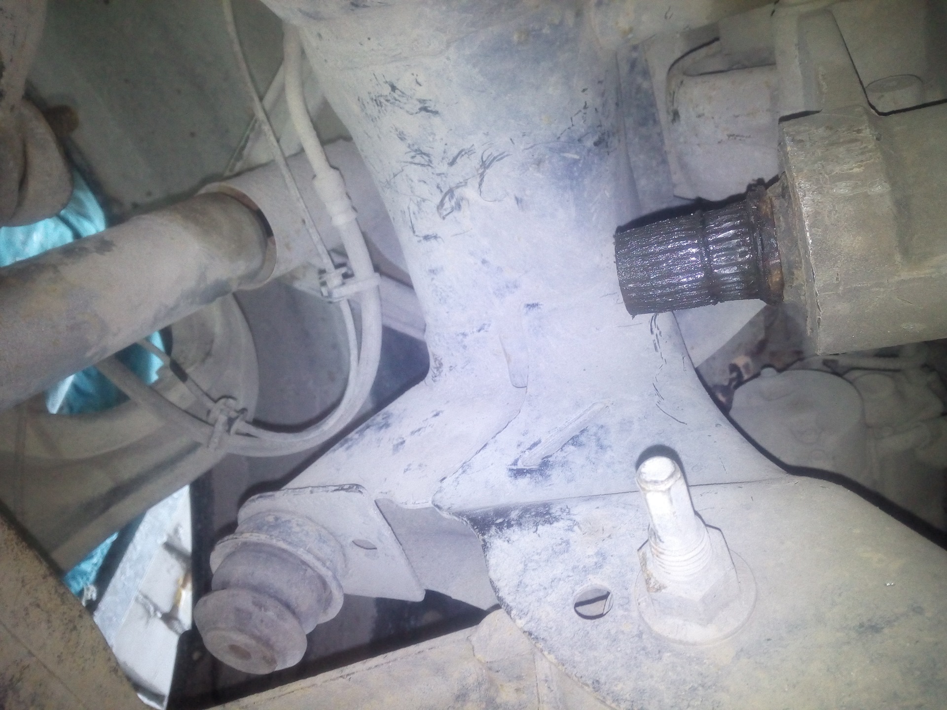 Свист турбины до 1000 оборотов. Толчок при наборе скорости. Тяга крепления коробки автомат форестер сг5. Вибрация турбокомпрессора. Вибрация при разгоне.