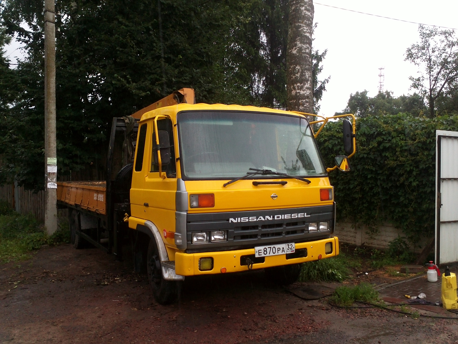 Nissan Diesel 2010Рі