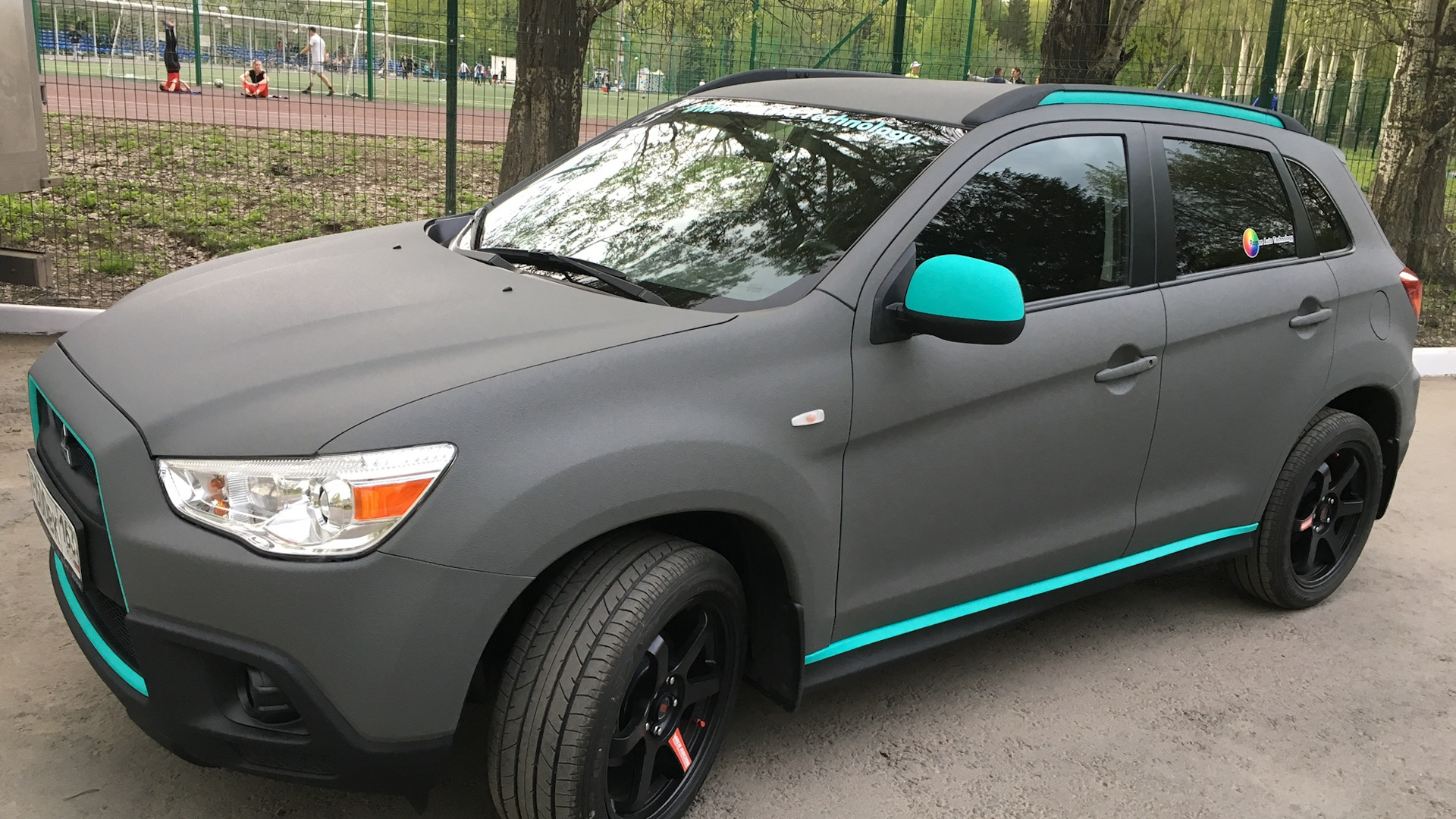 Mitsubishi Outlander матовый