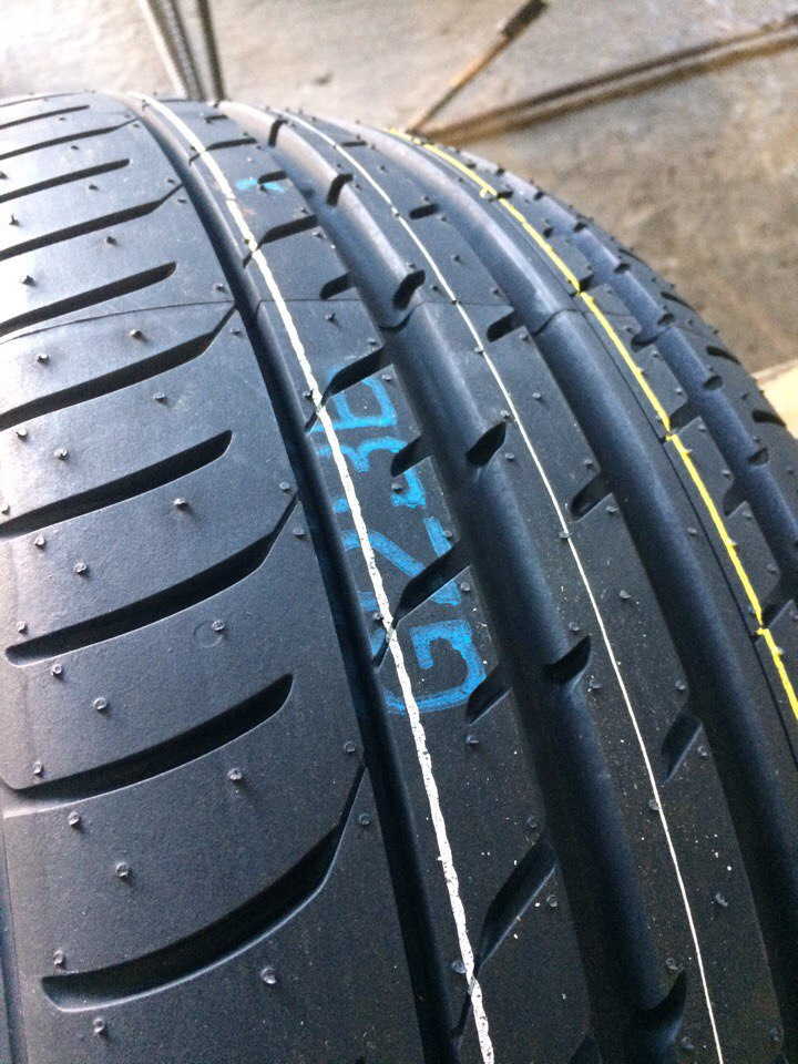Toyo proxes sport r18. Toyo t1 Sport. Toyo PROXES t1 Sport. Тойо 275/40/22 PROXES t1 Sport. Toyo PROXES t1 Sport 2011 год.