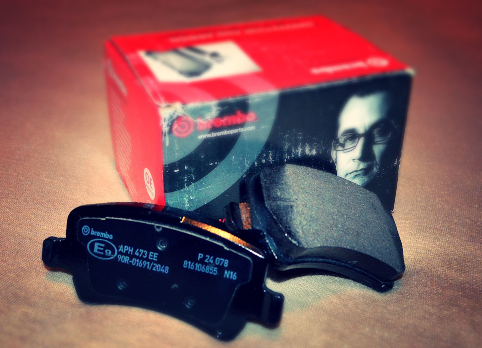 Комплект фильтров MANN и колодки Brembo P24078 — Ford S-Max (1G), 2,2 л ...