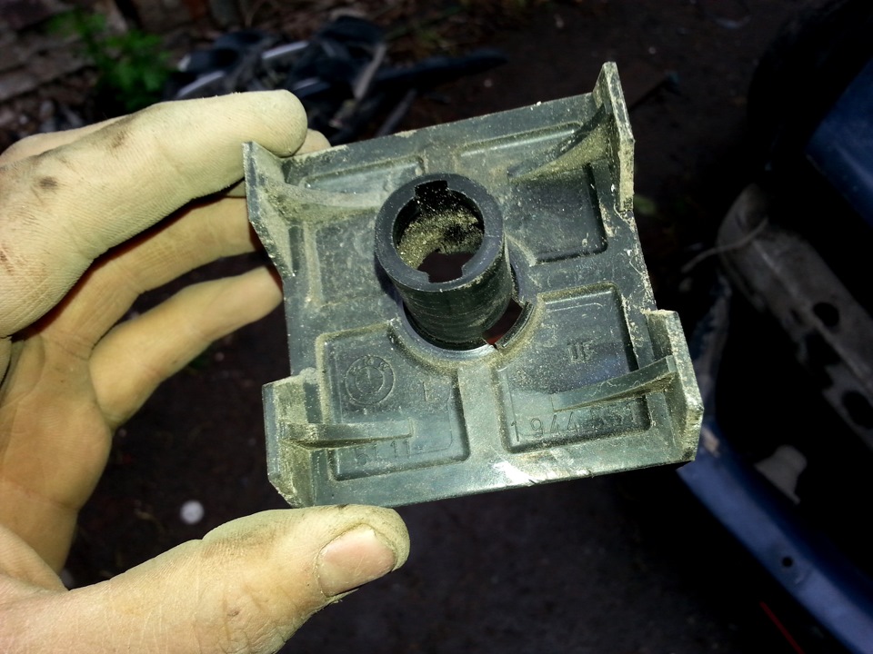 Без фейлов не обходится… Ломаем такую штуку… Приходится доставать из загашника… — BMW 5 series Touring (E34)