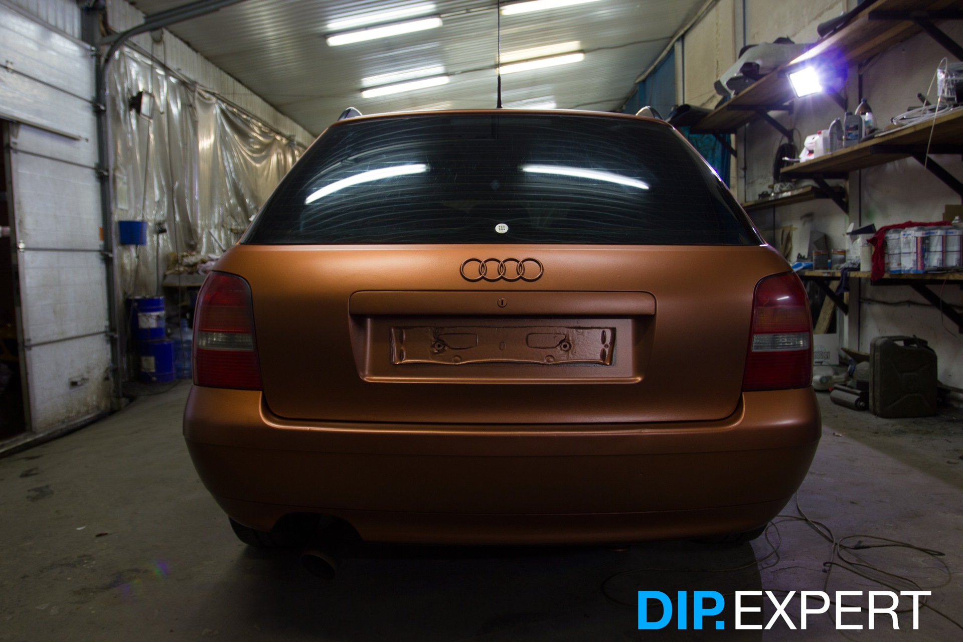 Покраска Audi A4 — искрящийся красно-коричневый пигмент — DIP.EXPERT на ...