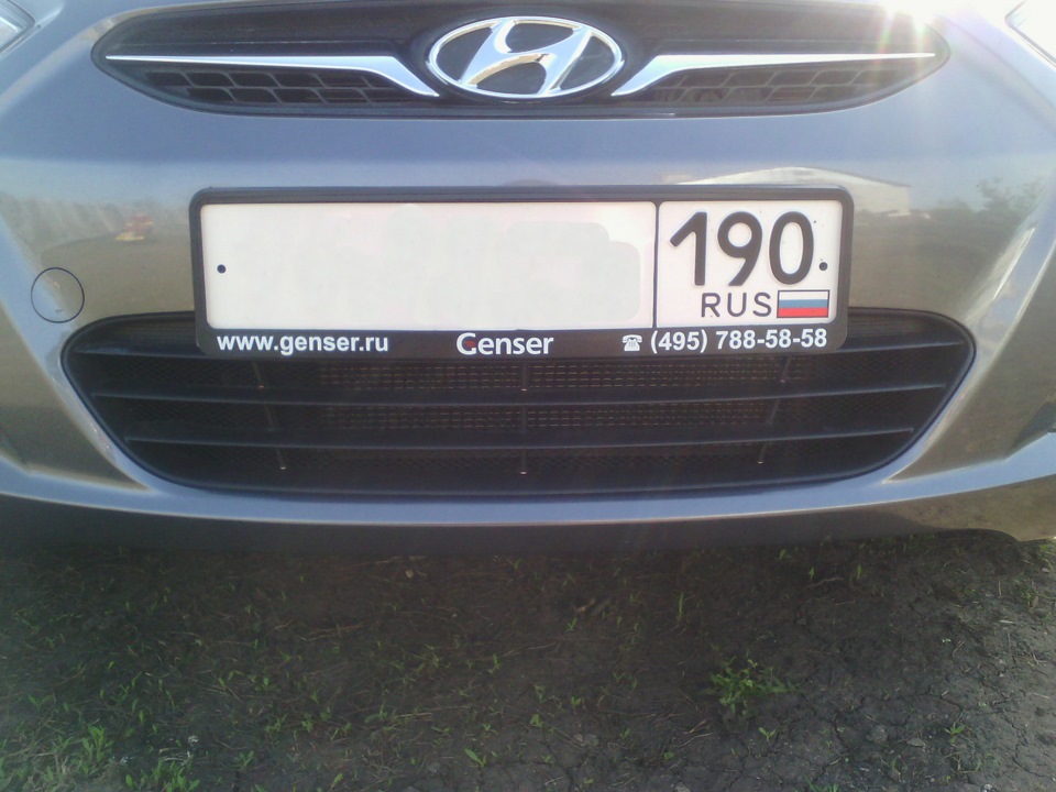 Сетка в решетку радиатора))) — Hyundai Solaris Hatchback, 1,6 л, 2012 ...