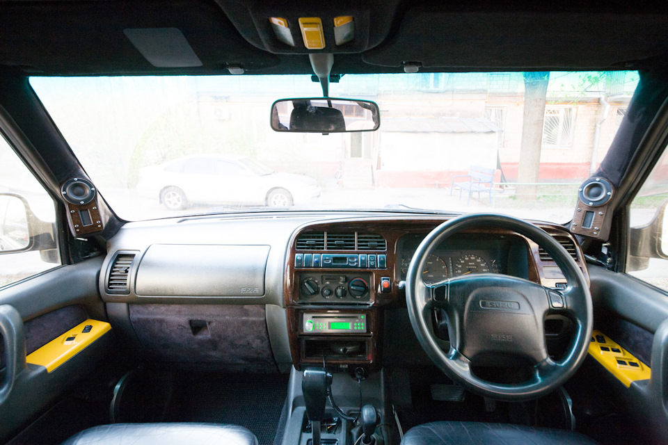 Фото в бортжурнале Isuzu Bighorn (II)