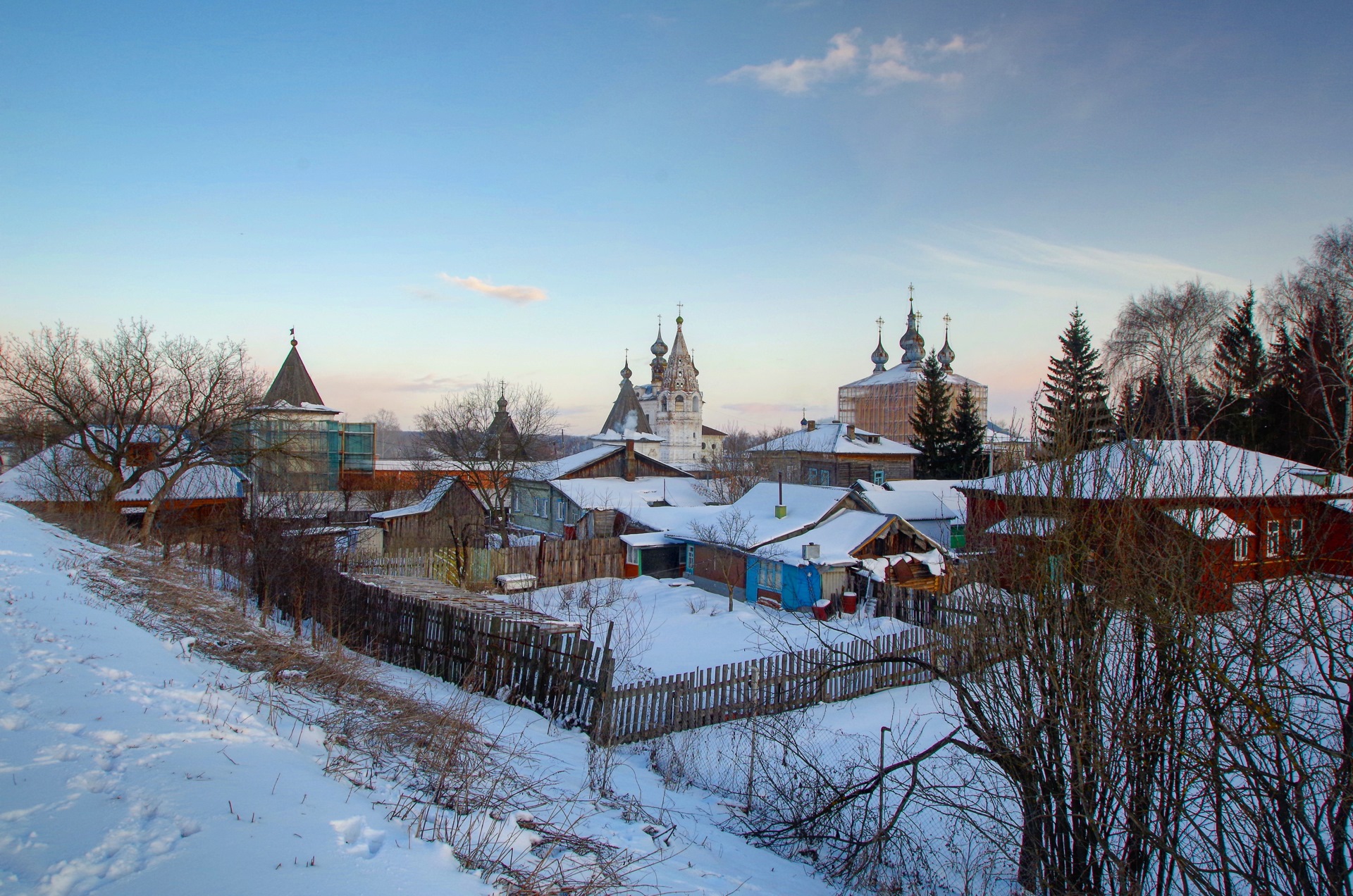 Погода юрьев польский гидрометцентра. Юрьев-польский зима. Зимний Юрьев польский. Юрьев польский музей зимой. Юрьев-польский достопримечательности зимой.