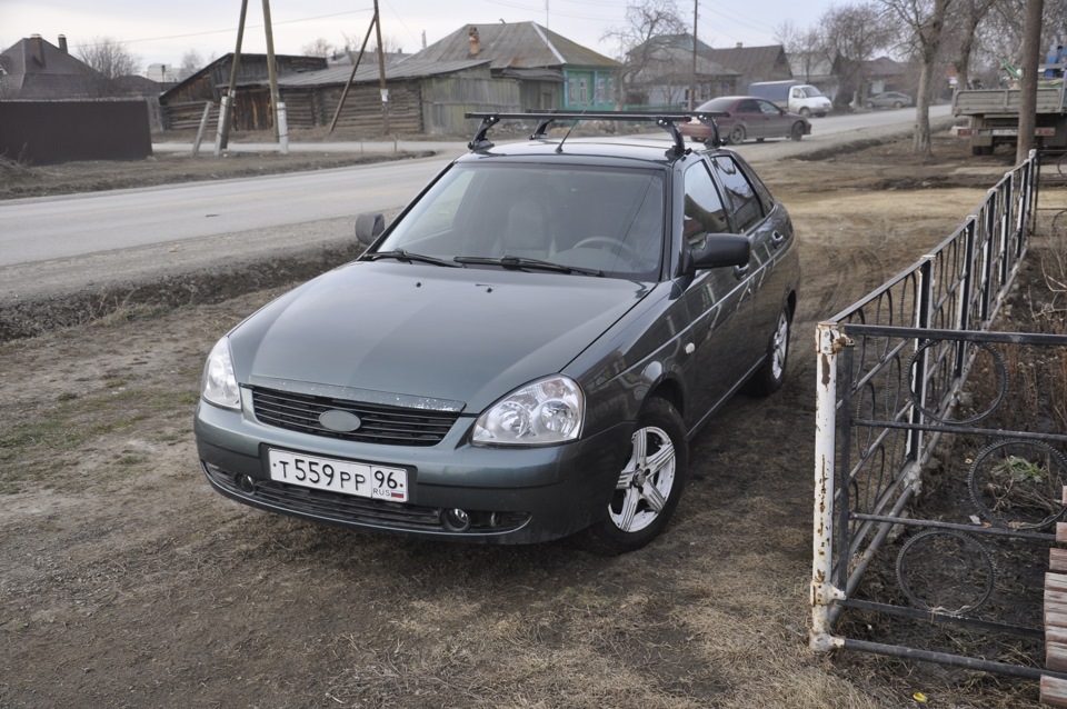 Приора с багажником на крыше фото