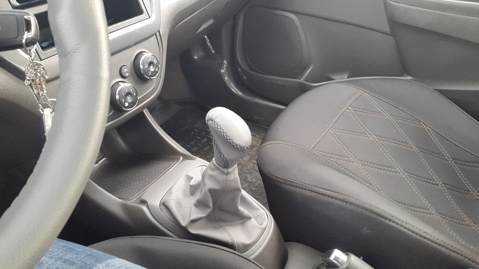 Как снять ручку кпп кобальт Ручка КПП - Chevrolet Cobalt (2G), 1,5 л, 2015 года аксессуары DRIVE2