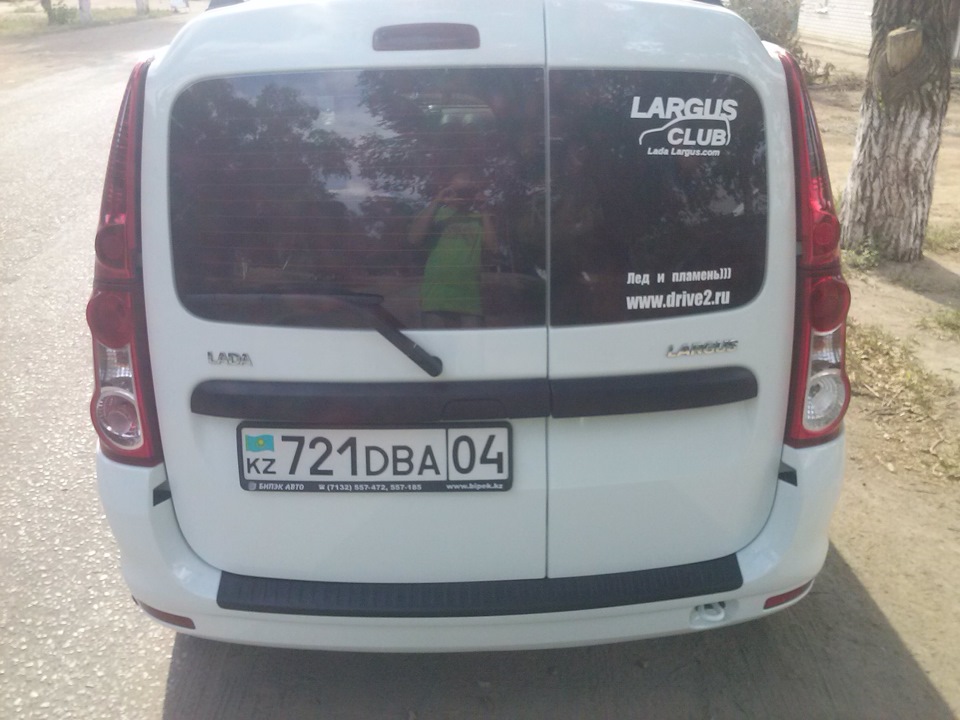 Накладочка на задний бампер — Lada Ларгус, 1,6 л, 2014 года ...