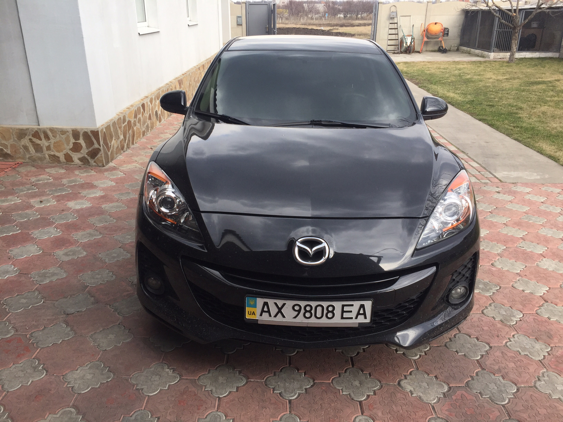 Mazda 3 2011 белая тонированная