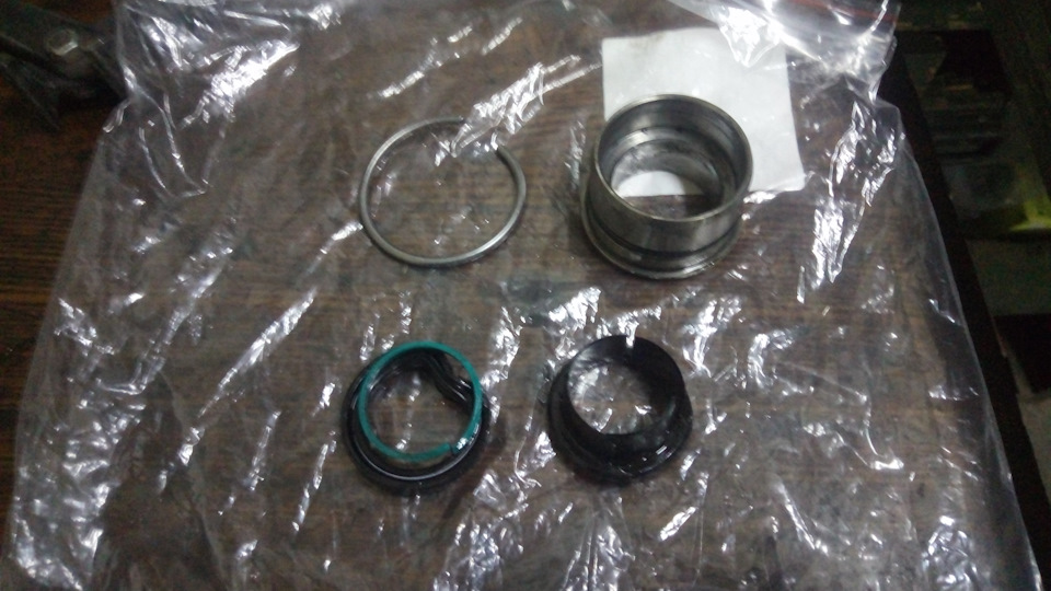 Устранение люфта в рулевой рейке — Volvo S60 (1G), 2,4 л, 2007 года ...