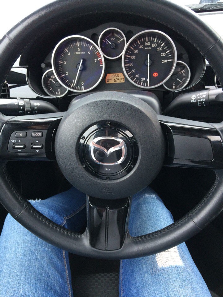 За рулем Mazda MX 5 Miata