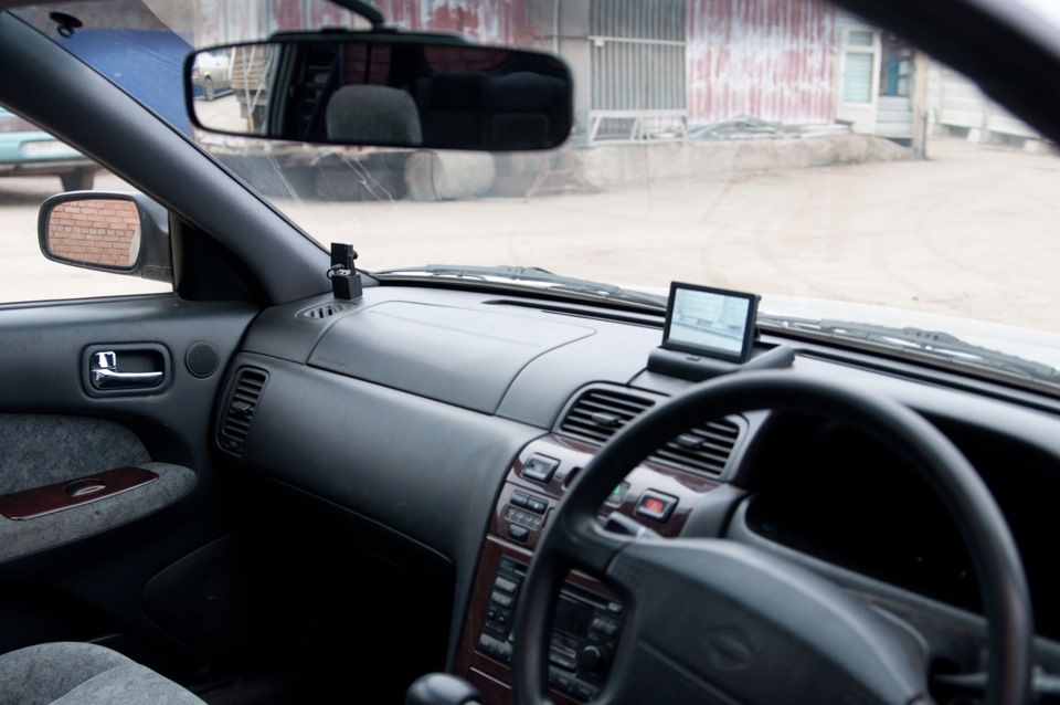 Монитор открыт — Nissan Cefiro (A32)