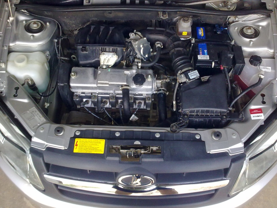 Замена воздушного фильтра — Lada Гранта (1G), 1,6 л, 2012 года ...