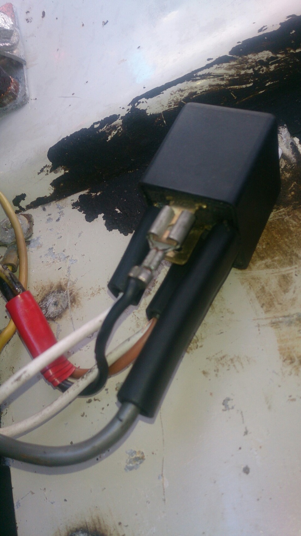 Подключение реле контрольной лампы генератора — LADA 21013, 1,6 л ...