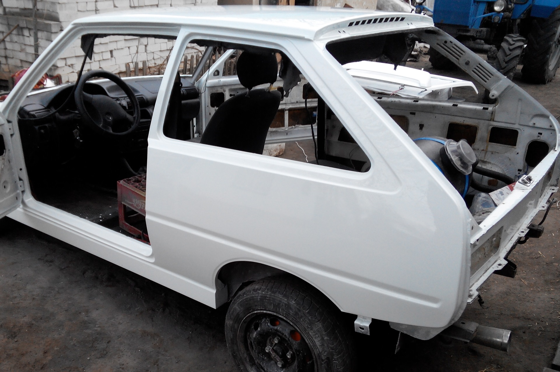 Заз 1102 таврия запчасти. Заз таврия 1994 год. Кузов заз 1102. Заз 1993. Заз 1102 цвет мокрый асфальт.