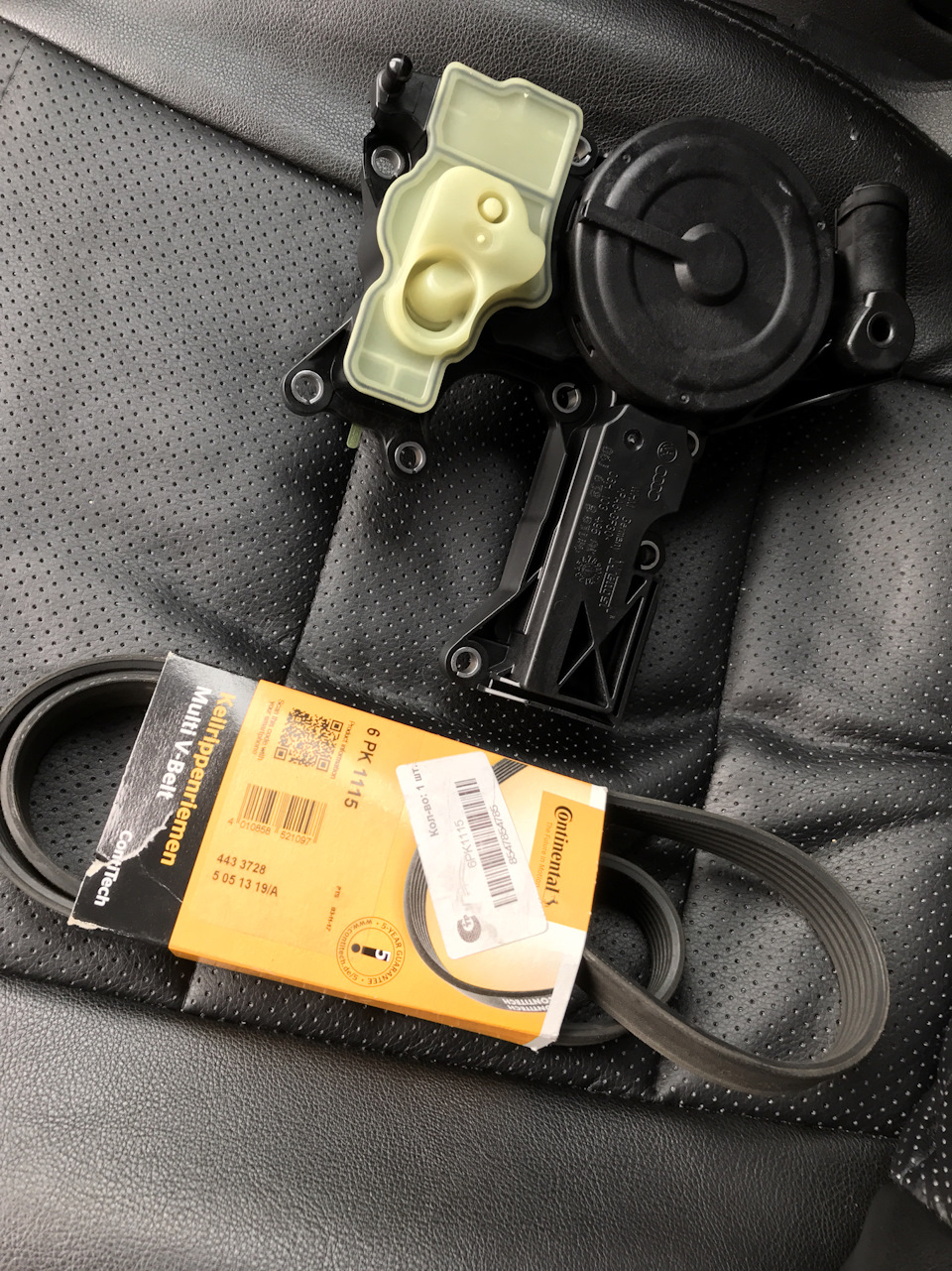 Замена маслоотделителя и ремня поликлинового — Volkswagen Passat B7, 1 ...