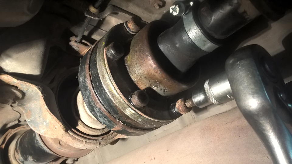 Замена пыльника шруса на кардане! — Toyota Caldina (210), 2 л, 1999 ...