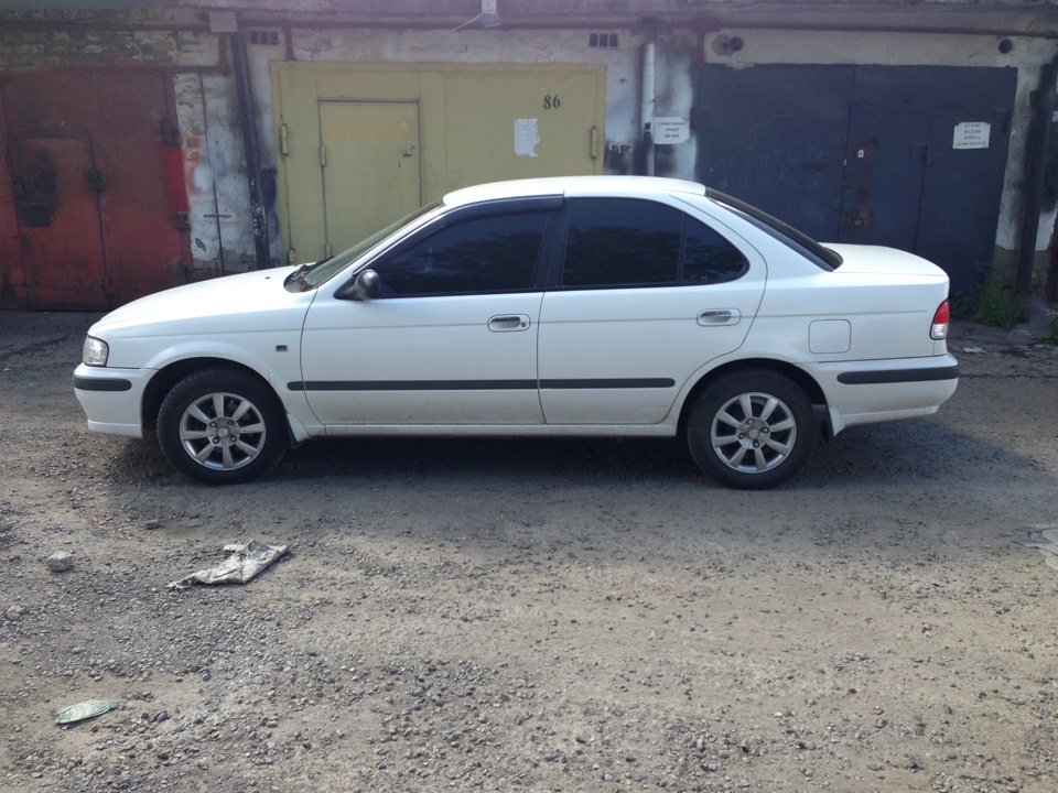 Nissan sunny b15