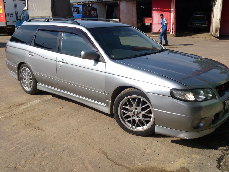 Ниссан авенир. Ниссан Авенир SR. Nissan Avenir литье. Ниссан Авенир салют.