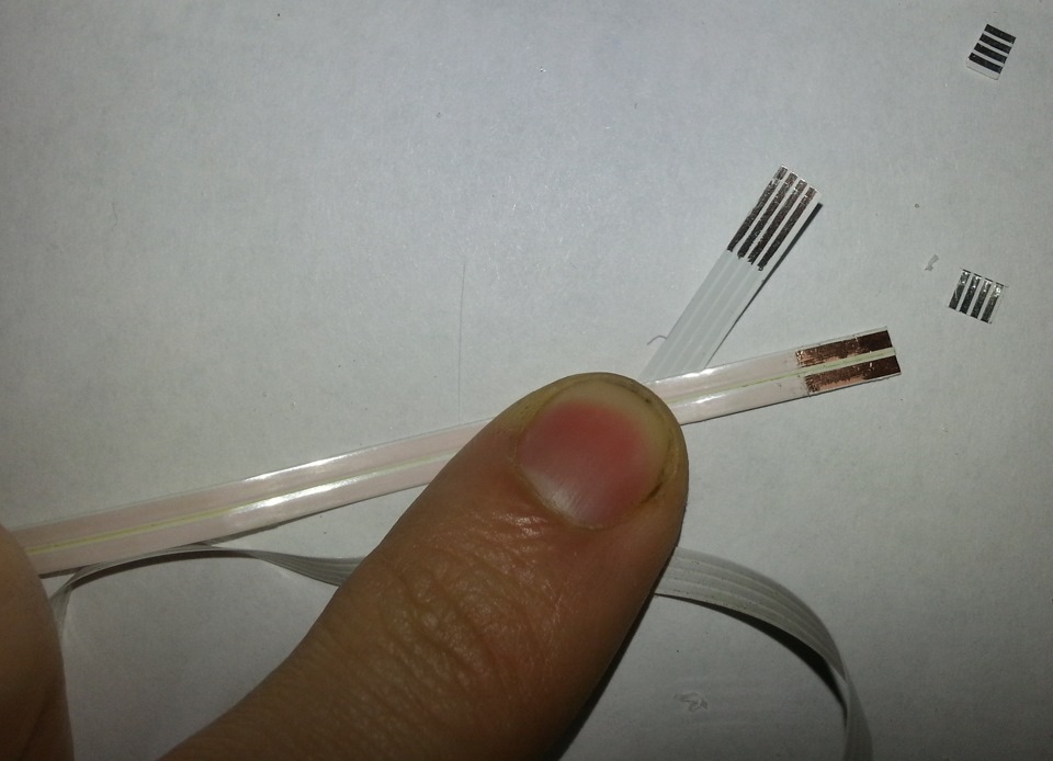 Вот этими контактами и будем паять — Renault Megane I