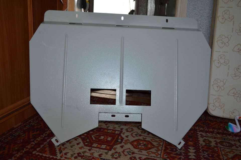 Вид снизу. Здесь видно, что имеются технологические отверстия как и оригинальной защите. Кроме того они обеспечивают продувание картера — Subaru Lancaster (BH)